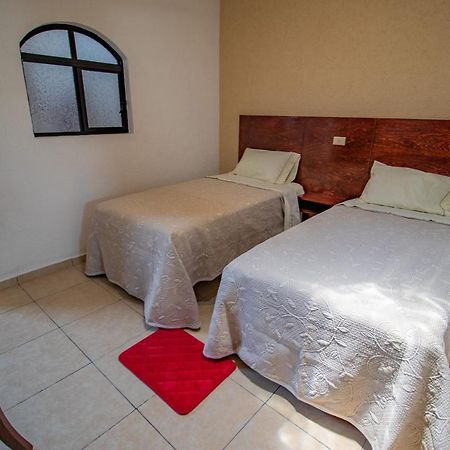 Hotel Casa Garatusa Yuriria Exterior photo