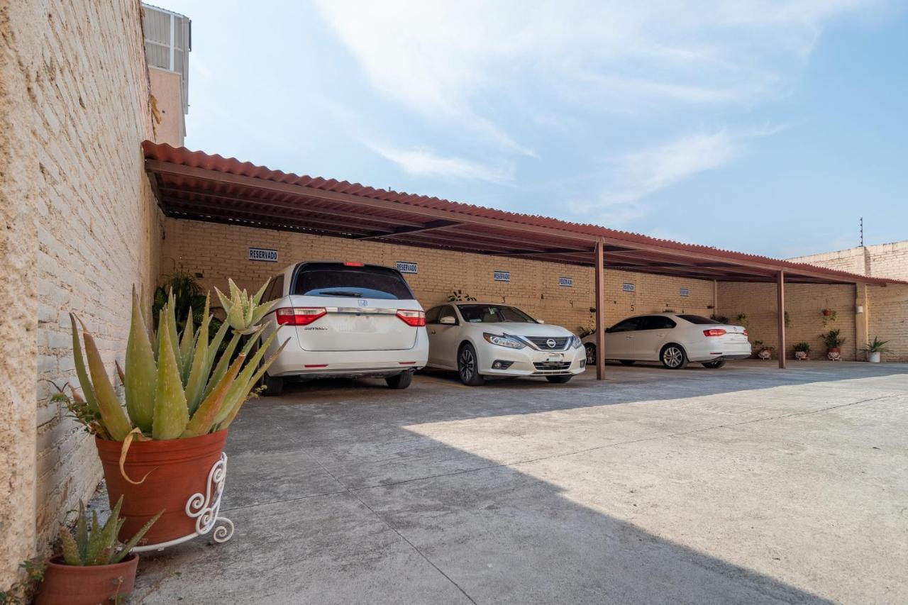 Hotel Casa Garatusa Yuriria Exterior photo